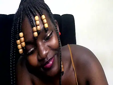 MoonlighMaya webcam