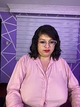 MiiaaJoness webcam