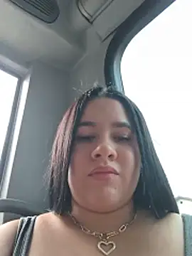 kendra-daring (F young) - I whip my pussy and ass in public