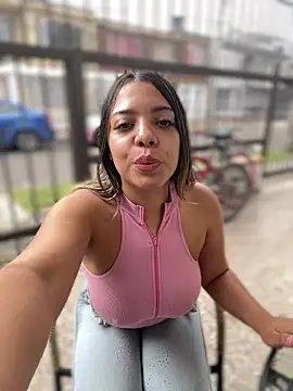 AdaPink_ webcam