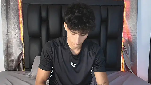 MaxiimoRomano_ webcam