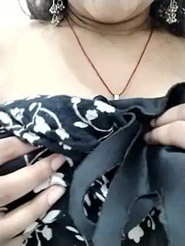 sexyy_nidhii (F teen) - Boobs in public