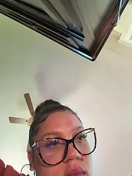 QueenNuttCollector webcam
