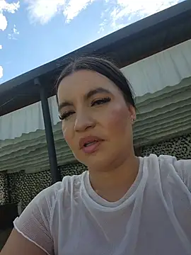 Pretty_Julieta webcam