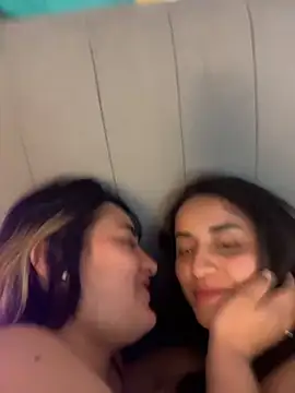 Antonella_Julieta webcam
