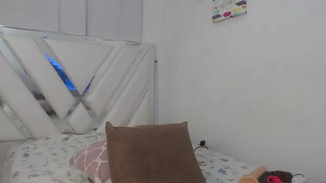 AlannaHarper webcam