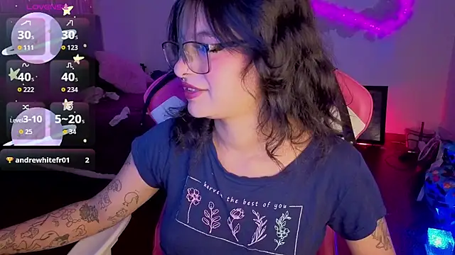 larah_uwu webcam