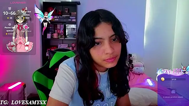 Lovelyamyy live cam on StripChat
