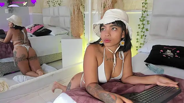 SarahLynn7 webcam