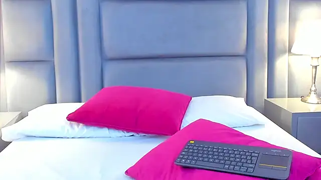 GabyMoreau webcam