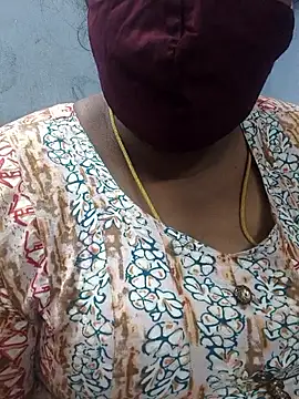 TAMIL_ELAKKIYA webcam