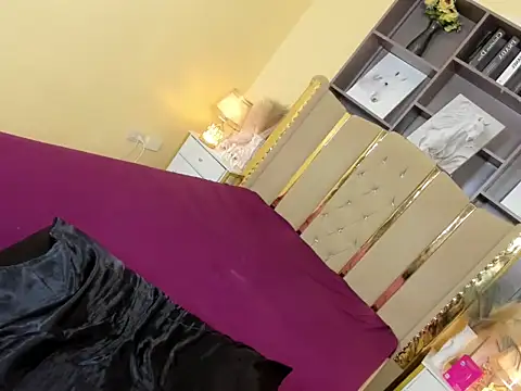 Scarlet_hunter37 webcam
