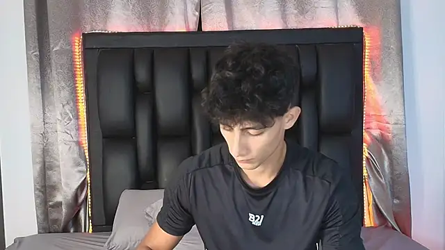 MaxiimoRomano_ webcam