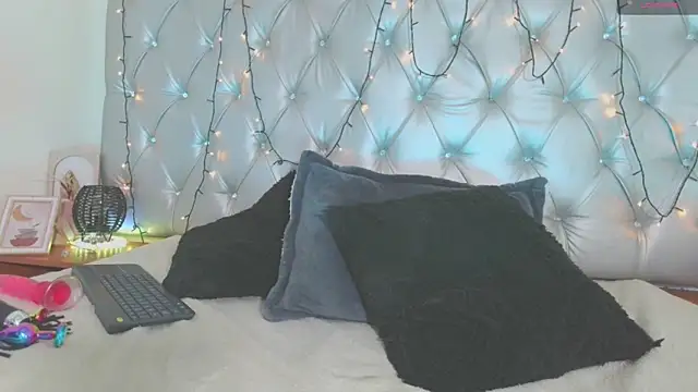 Sharonxt webcam
