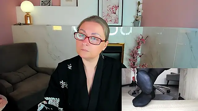Alexandra_Kind webcam