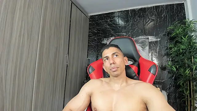 Erik_castle webcam