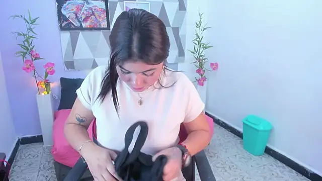 brenda-hot21 webcam
