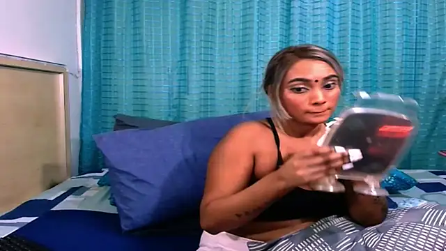 sexyindianchic webcam