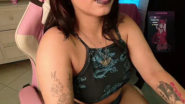 Nyx_Blackmoon webcam