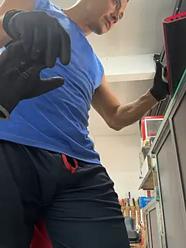 paul22cm- (Ask my age) - slide my cock out