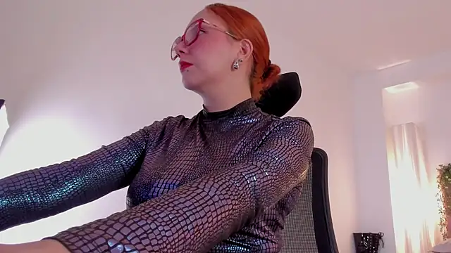 MistressErza webcam