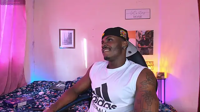 Ethantravis22 webcam