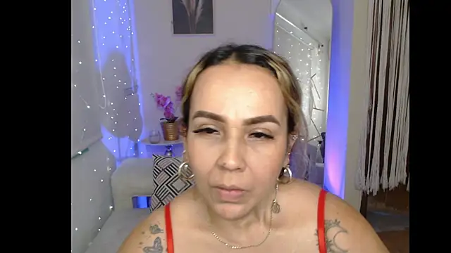 Aunty_milf webcam