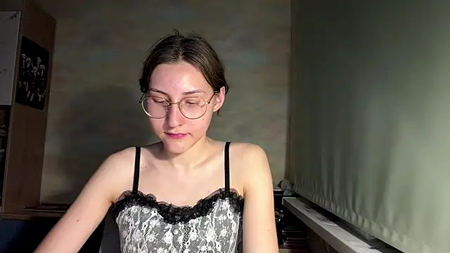 Miaaa_Moon webcam