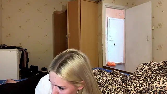 Sophia_Blonde webcam
