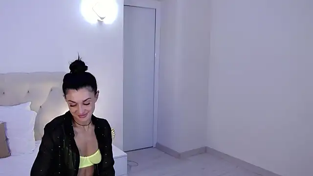 AriannaCruise webcam