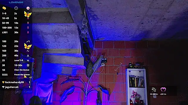 Valerymoon19 webcam