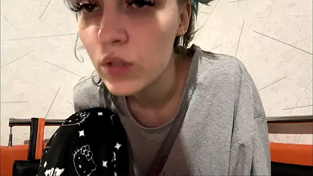 AntoinetteCrispell webcam