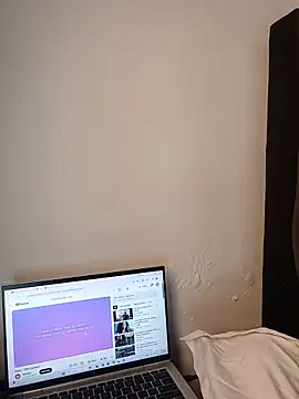 melaninglasskin webcam