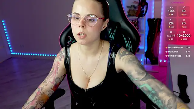 QueenAliceX webcam