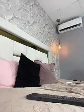 MiaFarkash webcam