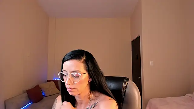 Kristen_Garner webcam