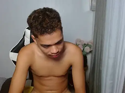 curlyasian_njxx - Curlyasian_njxx's free webcam - UK Sex Cams