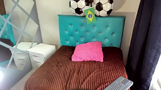 Blake_dolls's room