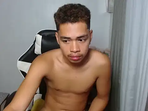 curlyasian_njxx webcam