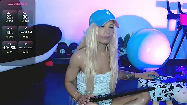 SarahRaynex webcam