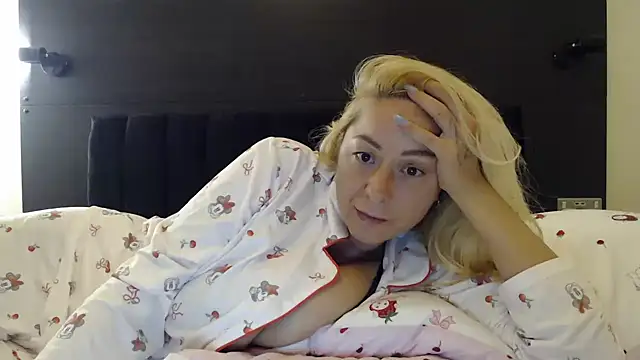 _karolynesyera_ webcam