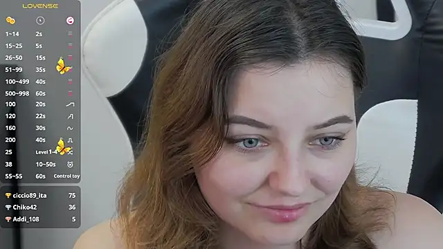 pretty_little_thing webcam