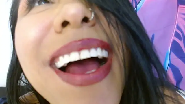 alessialux live cam on StripChat