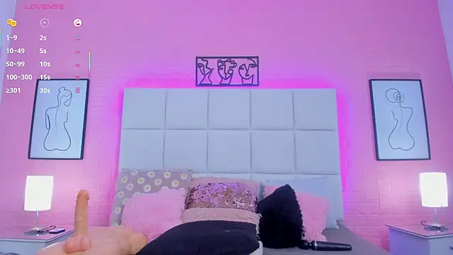 charlotte_kisss webcam