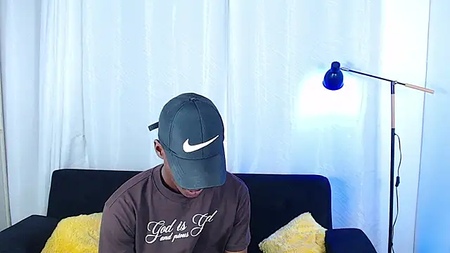alexaandro18 live sex cam