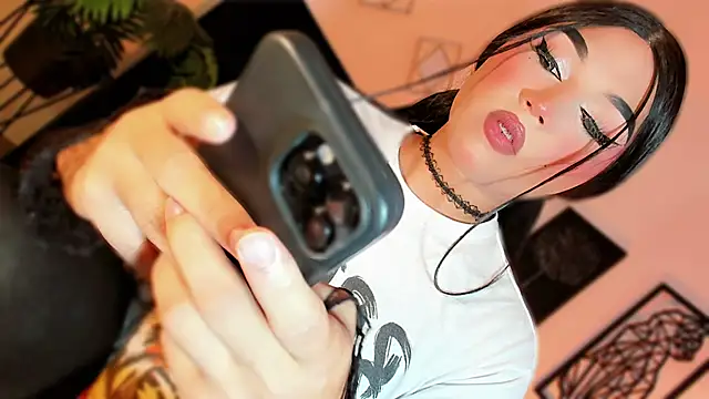 misstreslatin webcam