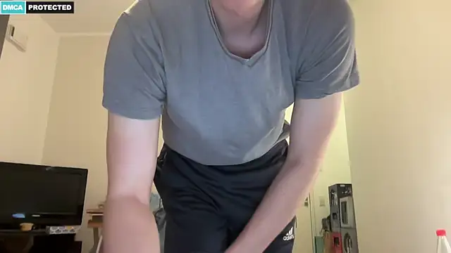 Cube933 live cam on StripChat