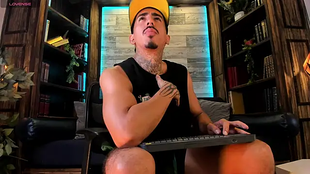 Donovan_Desmond live cam on StripChat