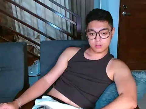 JayKarLo live cam on StripChat