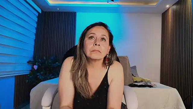 Watch Cinthya_roberts live on EroticFlix - High definition streams